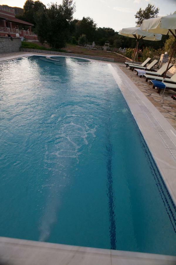 Epavlis Nadine Corfu Villa กูเวีย ภายนอก รูปภาพ