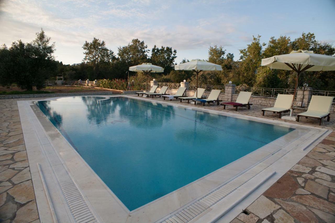 Epavlis Nadine Corfu Villa กูเวีย ภายนอก รูปภาพ